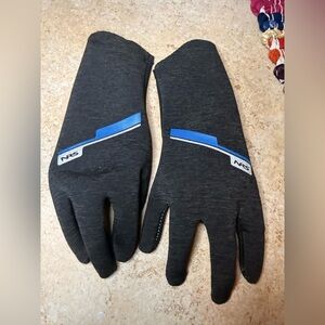NRS Black Hydroskin Gloves